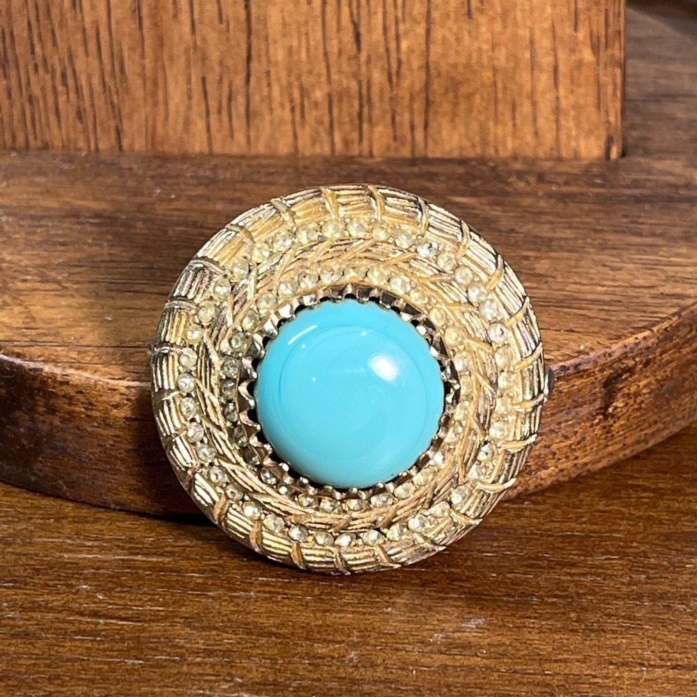 Vtg Gold Tone Turquoise Cabochon Rhinestone Round Brooch Pin Unsigned Bergere